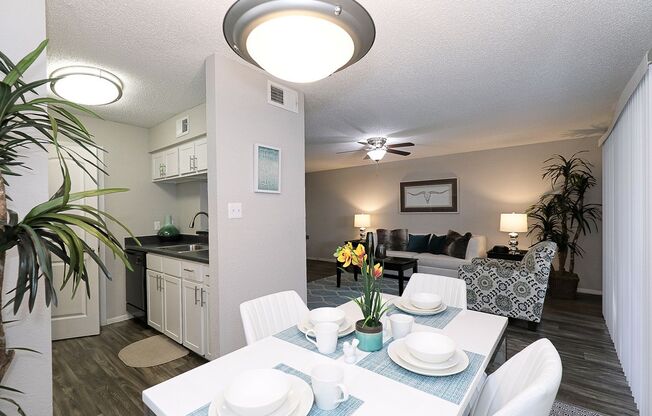 1 bed, 1 bath, 745 sqft, $835