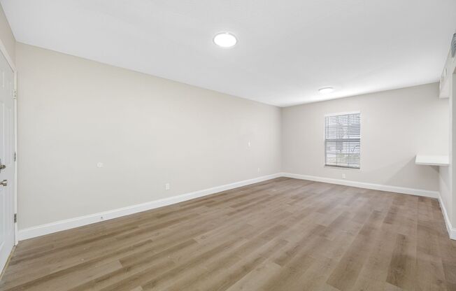 2 beds, 1 bath, 780 sqft, $2,395, Unit 07