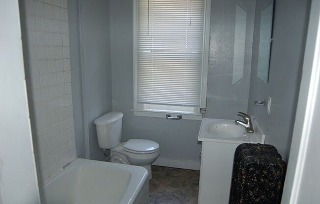 906 E Burlington Apartments!