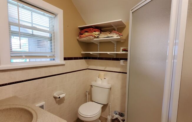 Studio, 1 bath, $1,000