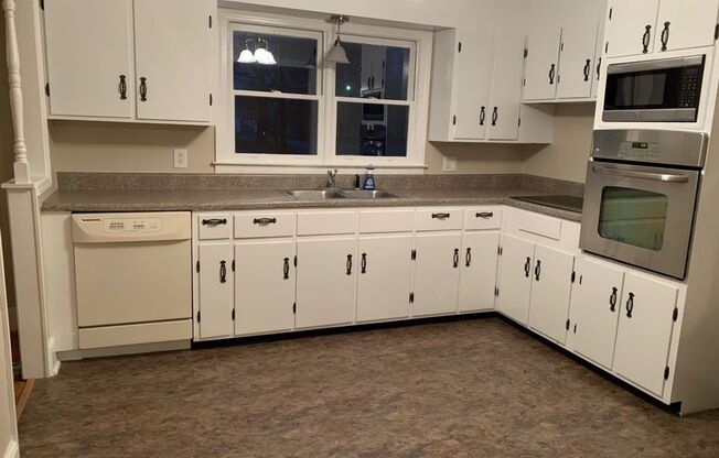 Newly renovated home in NW Greensboro !!
