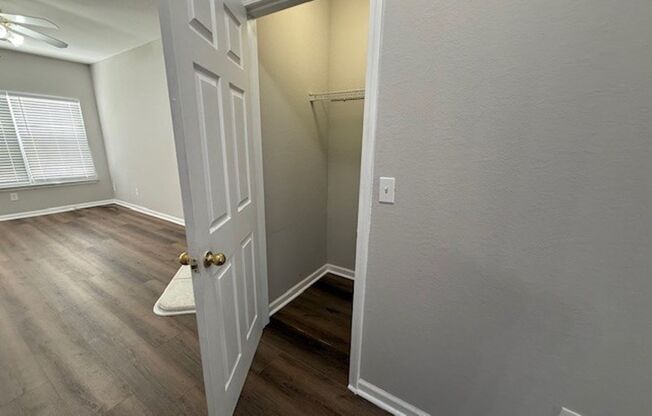 Nice Townhome in Riverdale