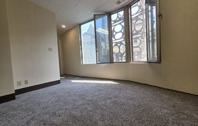 Studio, 1 bath, $825, Unit 272