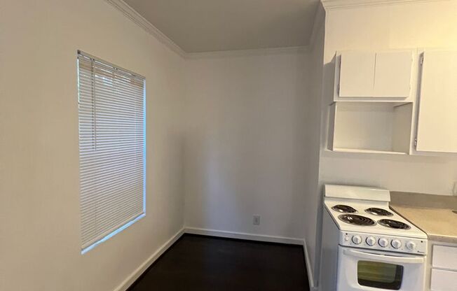 1 bed, 1 bath, 600 sqft, $1,100, Unit MAN21B