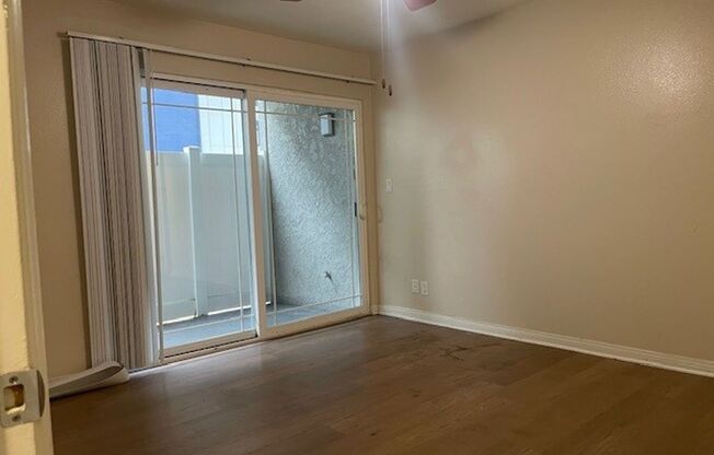 2 beds, 2 baths, 880 sqft, $2,695, Unit L-2