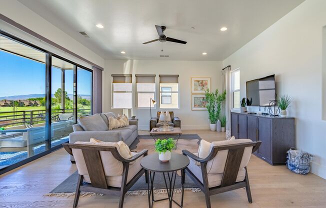LUXURY GOLF COURSE CONDO (FURNISHED OR UNFURNISHED)