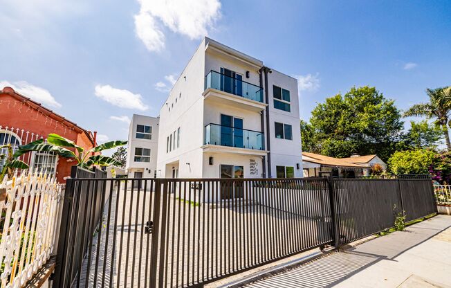 2055 S Garth