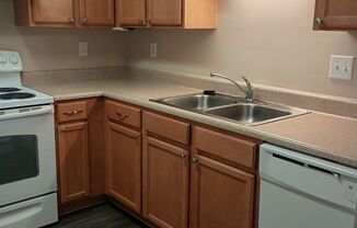 3 beds, 2 baths, 1,008 sqft, $1,299, Unit 396-12