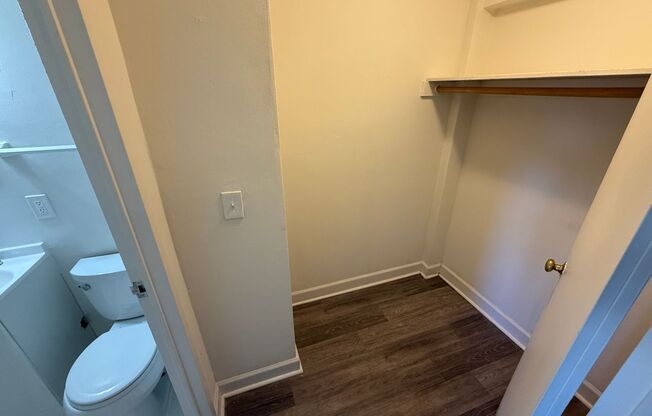 Studio, 1 bath, 400 sqft, $895, Unit #211