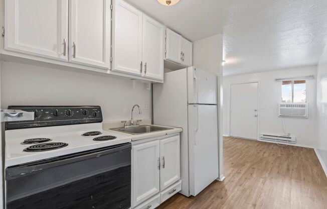 1 bed, 1 bath, 800 sqft, $925, Unit 1904 W 59