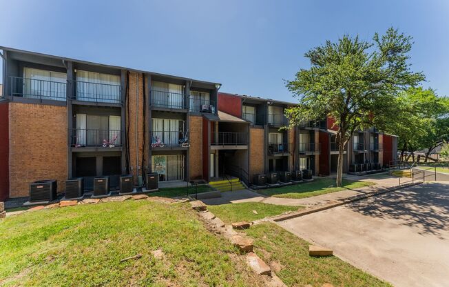 3 beds, 2 baths, 1,100 sqft, $1,495, Unit 251