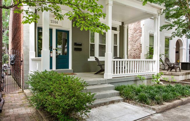 $2,890 / 2 br / 2 ba / 1,400 sqft