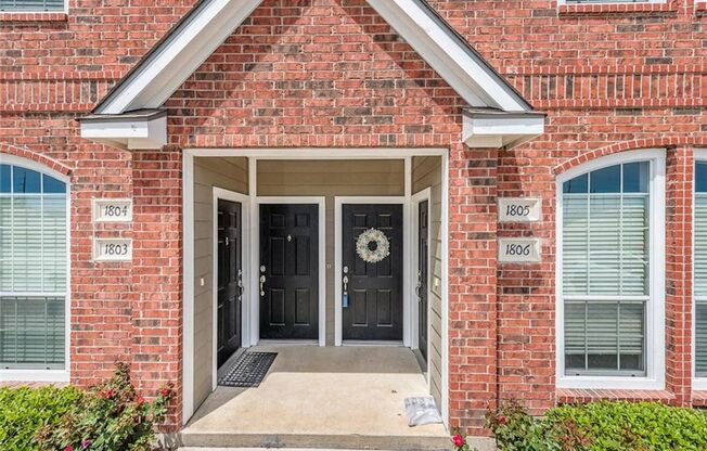 SUBLEASE Aug 11 2025 in Lakeridge Townhomes!