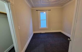 3 beds, 1 bath, $900