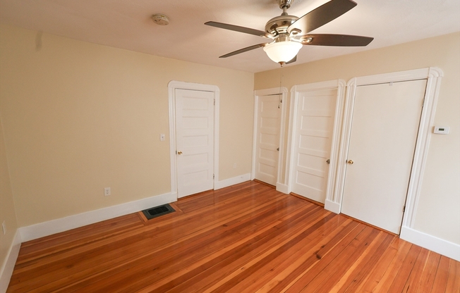 3 beds, 1 bath, 1,100 sqft, $2,850, Unit 2