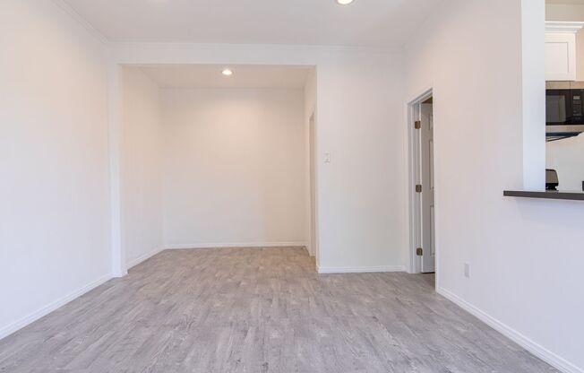 Studio, 1 bath, 500 sqft, $1,395, Unit 211