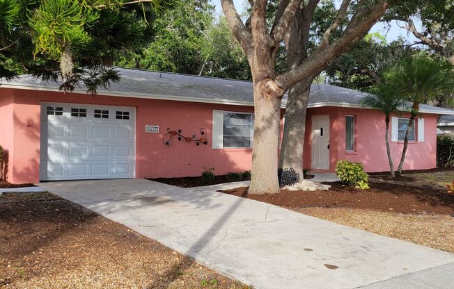 Annual UNfurnished SFH with garage and fenced back yard in Gulf Gate