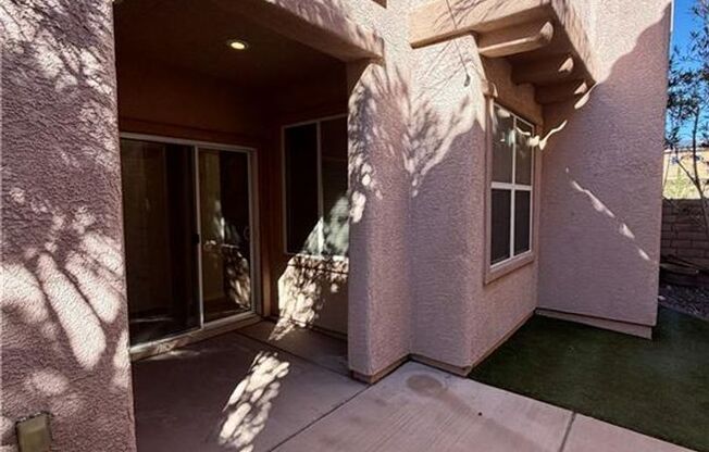 3 beds, 2.5 baths, $2,150