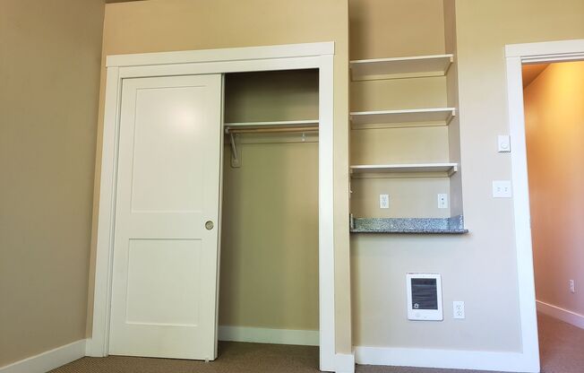 4 beds, 2 baths, $2,995, Unit 109