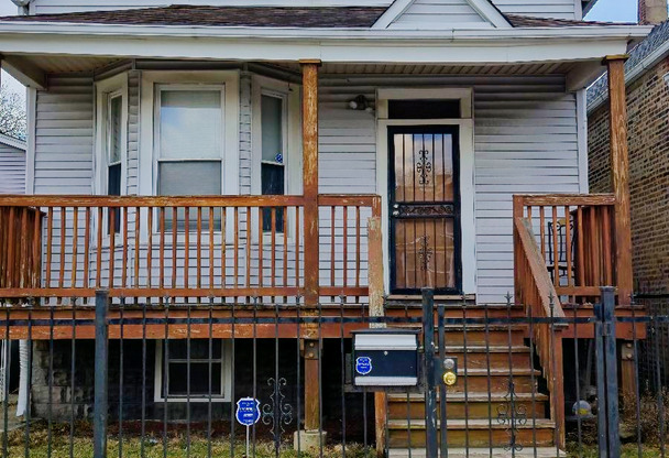 907 W 71st Street, Chicago, IL 60621