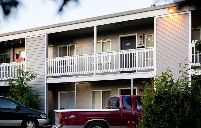 Rivercrest Apartments