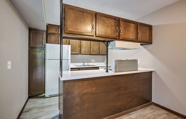 2 beds, 1 bath, 1,000 sqft, $1,075, Unit #102