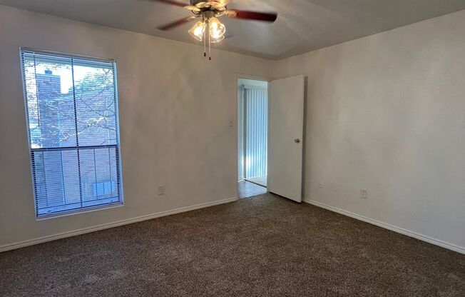 2 beds, 2 baths, 914 sqft, $1,095, Unit 15-206