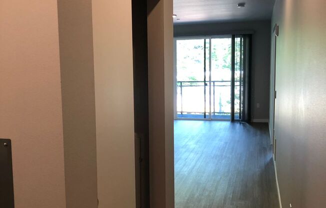 1 bed, 1 bath, 675 sqft, $2,595, Unit 403