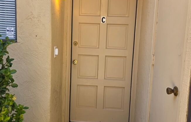 1046p -170- 4300 Isla Verde St. -RB/JP