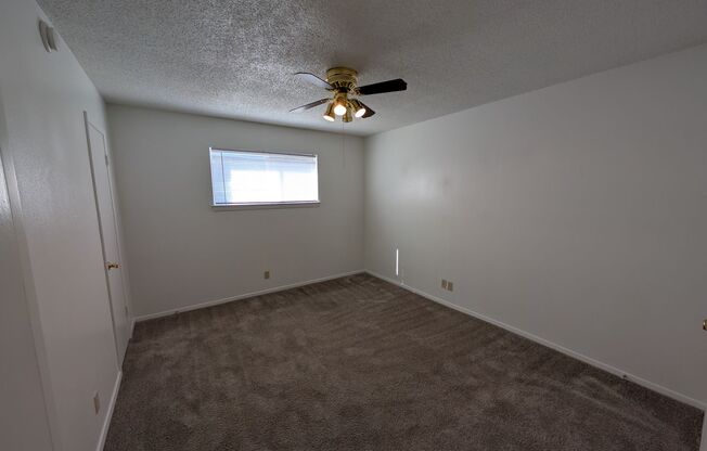 2 beds, 1 bath, 952 sqft, $905, Unit TH 208