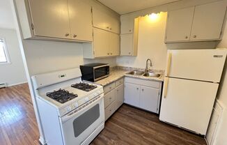 2 beds, 1 bath, $1,375, Unit 6