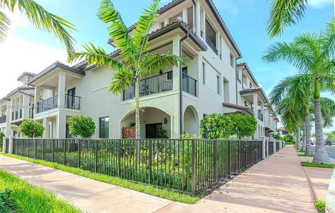 4260 NW 82 AVE