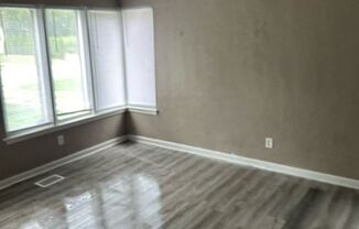 2 beds, 1 bath, $1,100