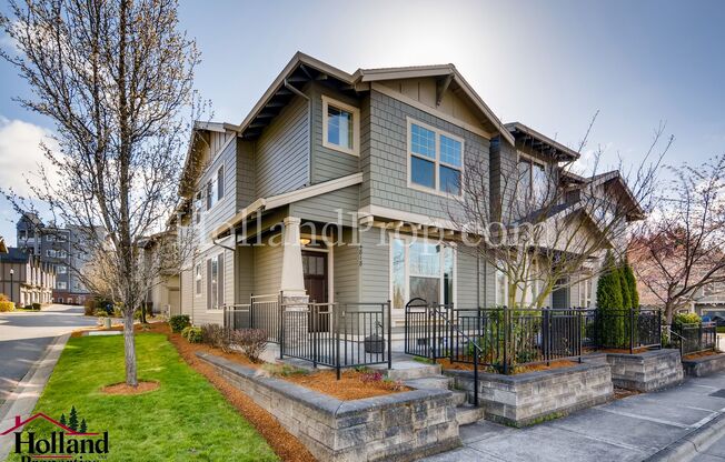 Charming 3-Bedroom End-Unit Townhouse in Prime Bethany Location