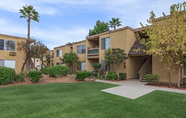 2 beds, 1 bath, 825 sqft, $2,100, Unit 18