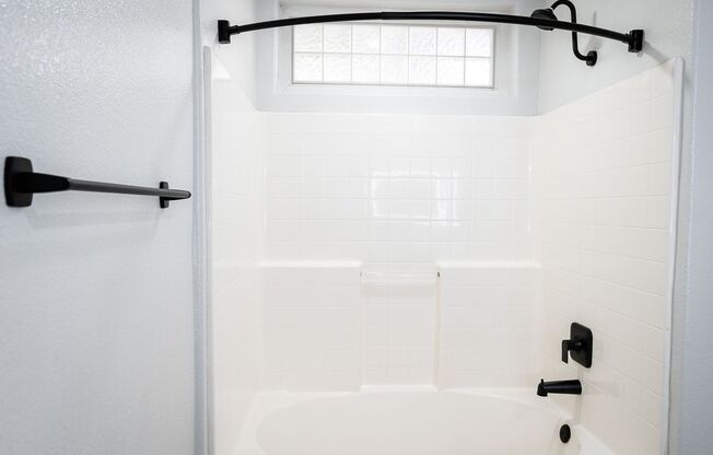 Studio, 1 bath, 595 sqft, $2,098, Unit 216