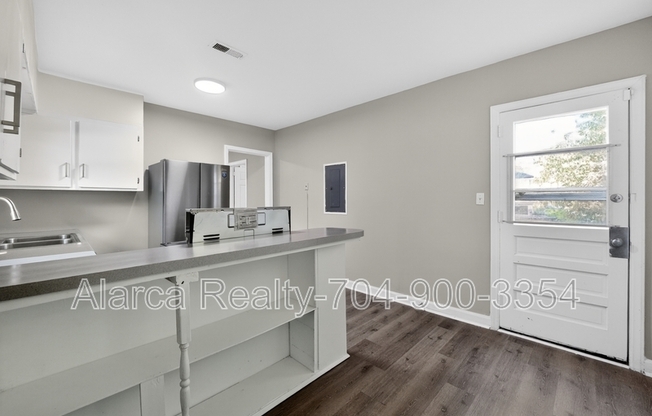 2322 BELFAST DR