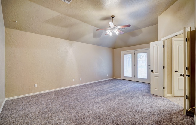 3 beds, 2 baths, $2,095