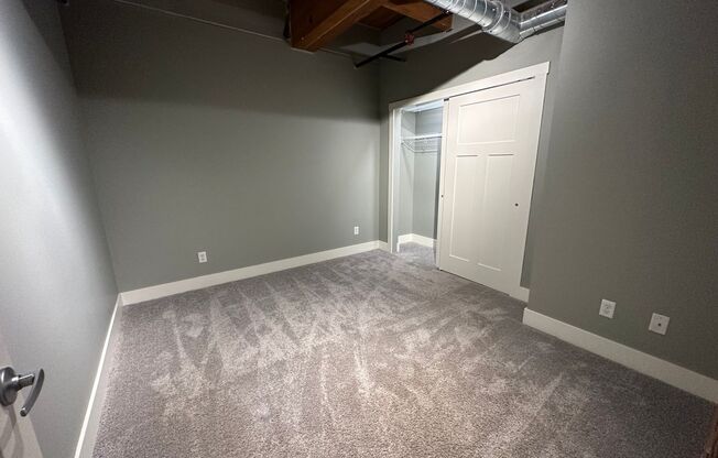 1 bed, 1 bath, 585 sqft, $1,600, Unit 323