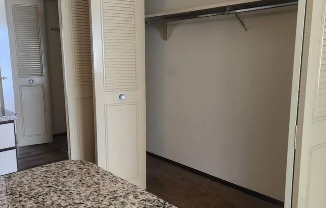 1 bed, 1 bath, 750 sqft, $992, Unit 2nd 607