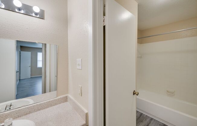 1 bed, 1 bath, 768 sqft, $979, Unit 1910