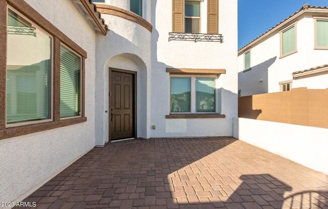 Breathtaking 5 bedroom home in Surprise!