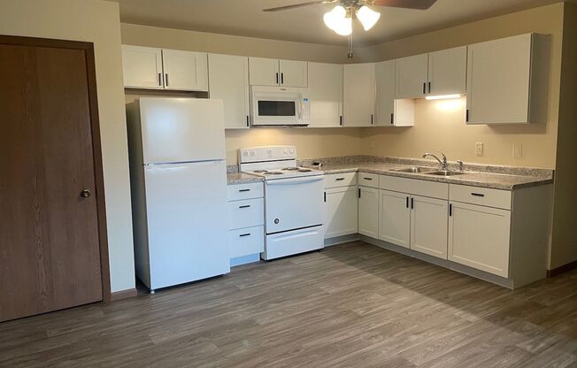 2 beds, 1 bath, 810 sqft, $899.99