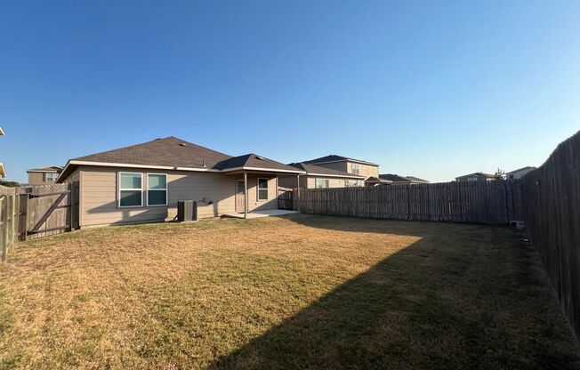 3 beds, 2 baths, $1,595