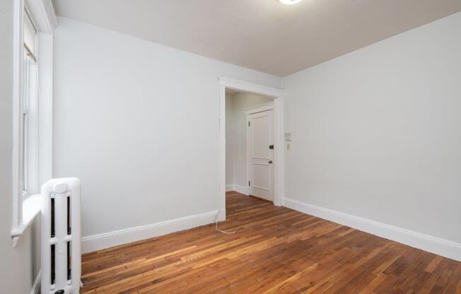 Studio, 1 bath, 329 sqft, $2,400, Unit 47