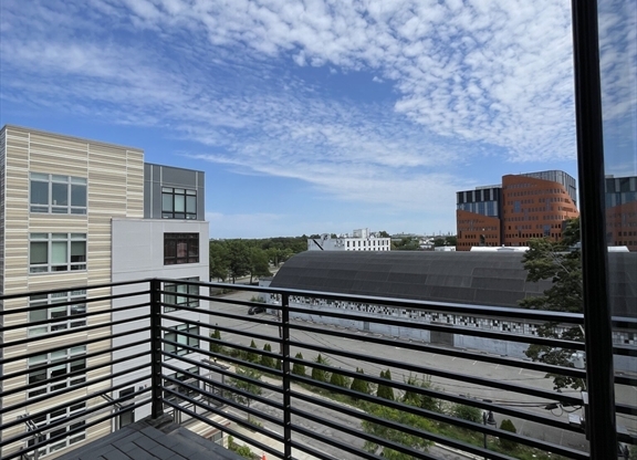 1 bed, 1 bath, 630 sqft, $3,200, Unit 306