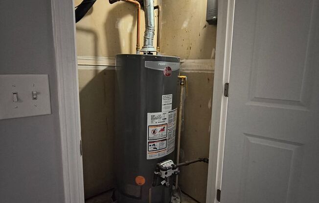 2 beds, 1.5 baths, 940 sqft, $1,385, Unit 9320-01