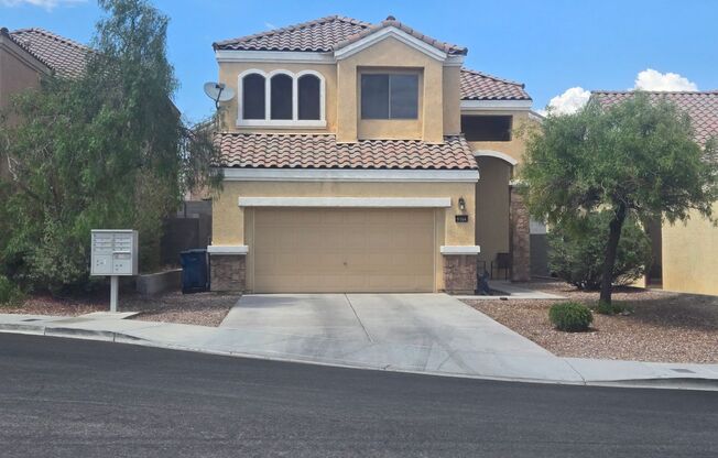 A BEAUTIFUL 4 BED/2.5 BATH 2 CAR GARAGE at CENTENIAL HILLS
