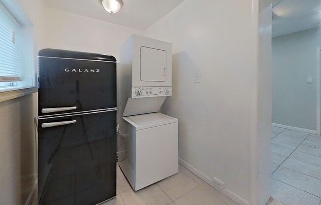 3 beds, 1 bath, 1,148 sqft, $1,300, Unit 4856 Merion Ave