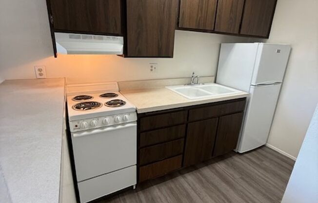Studio, 1 bath, $970, Unit 19